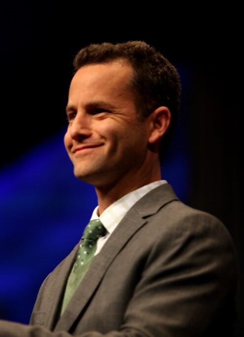 Kirk Cameron mobile crop