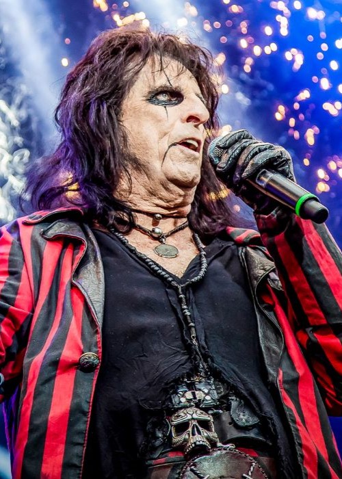 Alice cooper 1446755177 mobile crop