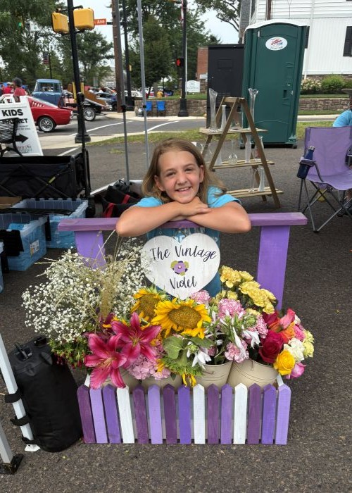 Kenzleigh Torres and the Vintage Violet