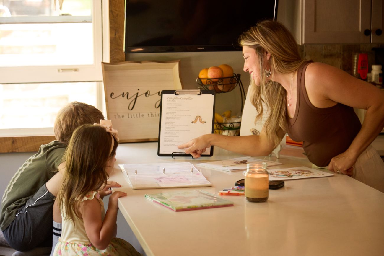 Cheryl Daley homeschooling her children