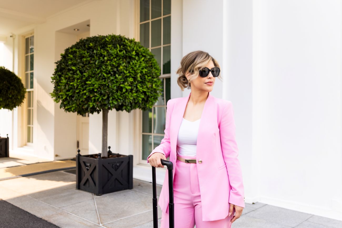 Danielle walking into the White House